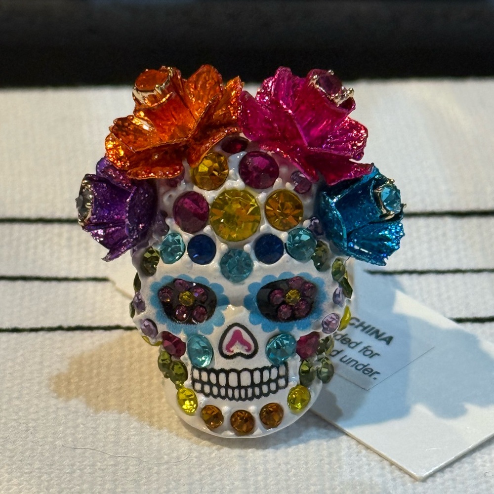 NEW Betsey Johnson Pave Crystal Skull & Floral Stretch Ring LAST 1